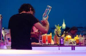 飲み会嫌いな若者からアルコール依存へ からの復活劇 一般社団法人ナルコノンジャパン 薬物のない人生をもう一度 真の回復を可能にする正真正銘のリハビリテーション